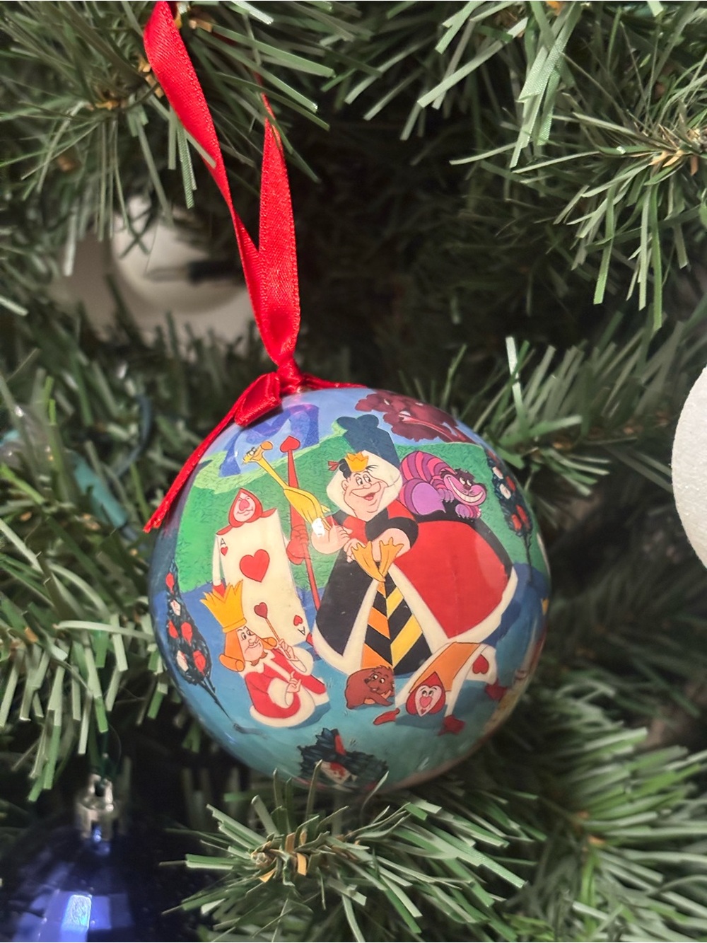 Disney vintage Alice in Wonderland Holiday Ornament - - Picture 2 of 4
